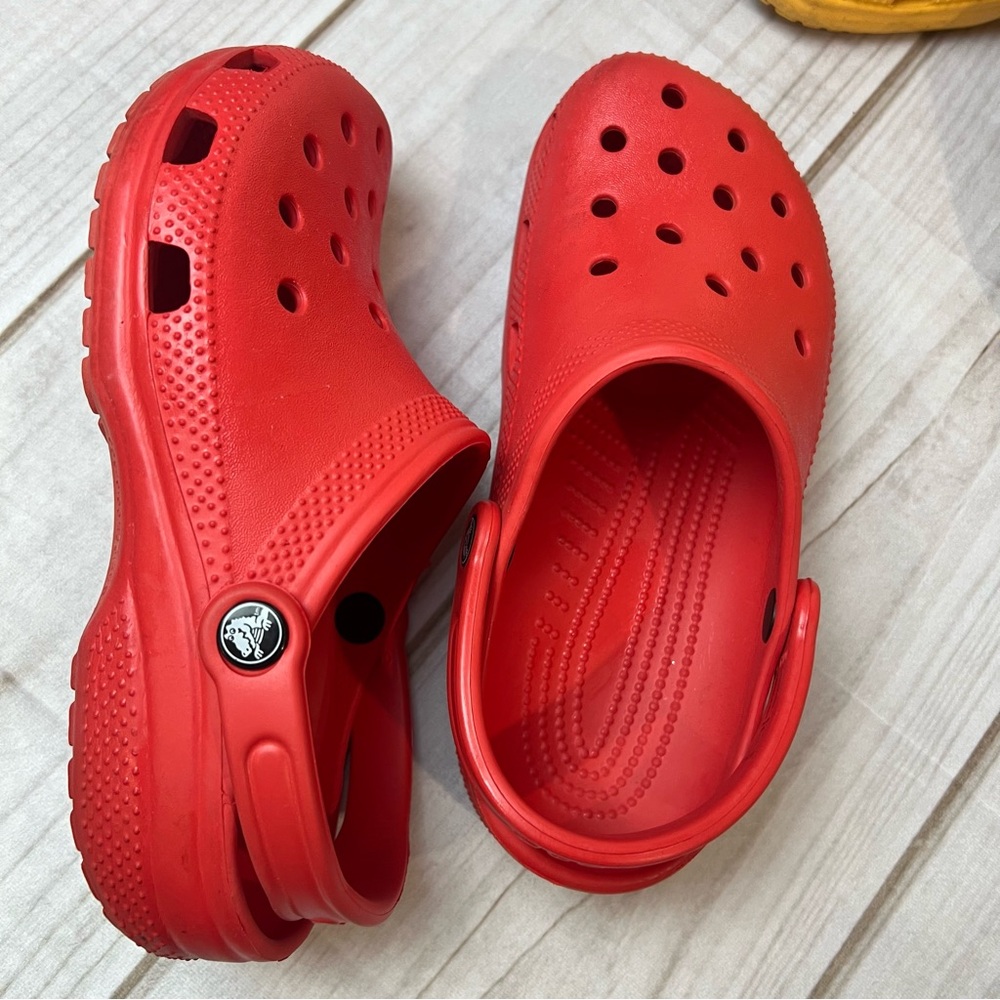 2 pair Crocs Red and Yellow Clogs M5 W7 - Picture 8 of 16